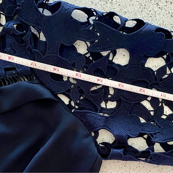 Ann Taylor LOFT‎ Navy Blue Embroidered Cutout Lace Sleeve Blouse Petite - Picture 6 of 11